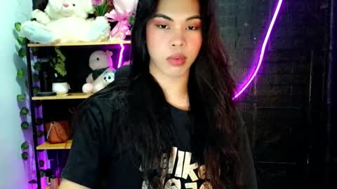 Snapshot of its_chloe20 chatting on June 6, 12:43 pm its_chloe20 online show from June 6, 12:43 pm