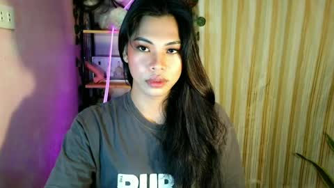 Snapshot of its_chloe20 chatting on June 23, 6:39 pm its_chloe20 online show from June 23, 6:39 pm