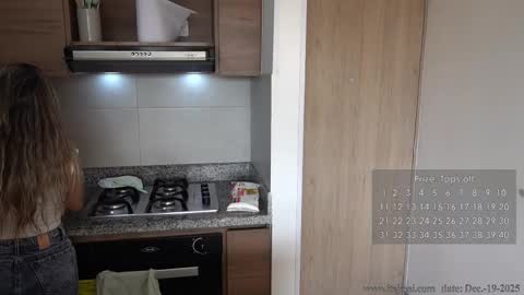 Snapshot of its_jessi chatting on December 19, 7:21 pm Jessi online show from December 19, 7:21 pm