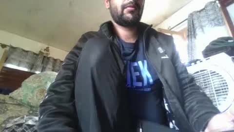 Snapshot of its_me_2323 chatting on April 2, 4:43 am its_me_2323 online show from April 2, 4:43 am