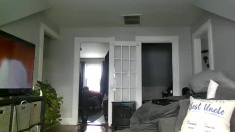 its me online show from February 9, 9:06 pm