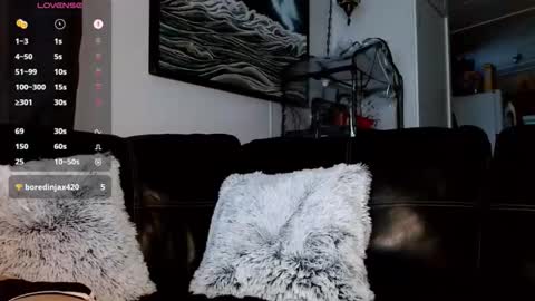 Pixie online show from April 22, 2:29 pm
