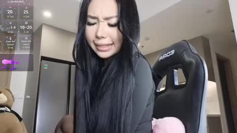 Queen Liya online show from November 25, 2:50 pm