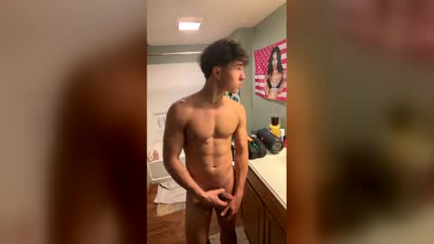 Snapshot of itsleoblaze chatting on April 2, 11:57 pm itsleoblaze online show from April 2, 11:57 pm