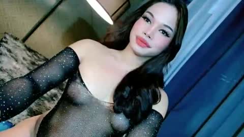 Snapshot of itsme_anastasia69 chatting on February 9, 5:11 am Anna online show from February 9, 5:11 am