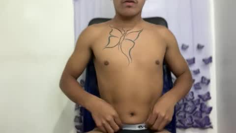 Snapshot of itsme_urboy chatting on May 11, 9:15 am itsme_urboy online show from May 11, 9:15 am