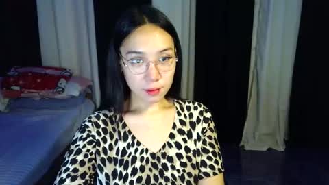 itsmehotqueen online show from May 8, 11:37 am