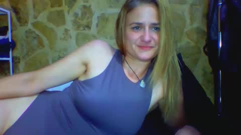 Snapshot of itsmekrissy chatting on March 17, 12:37 am itsmekrissy online show from March 17, 12:37 am