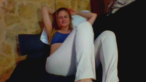 Snapshot of itsmekrissy chatting on April 2, 2:53 am itsmekrissy online show from April 2, 2:53 am