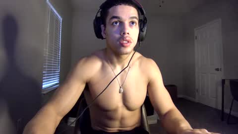 Snapshot of itstarzan chatting on December 17, 1:27 pm TARZAN online show from December 17, 1:27 pm