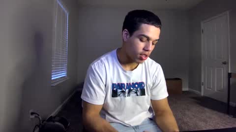 Snapshot of itstarzan chatting on December 23, 9:08 pm TARZAN online show from December 23, 9:08 pm