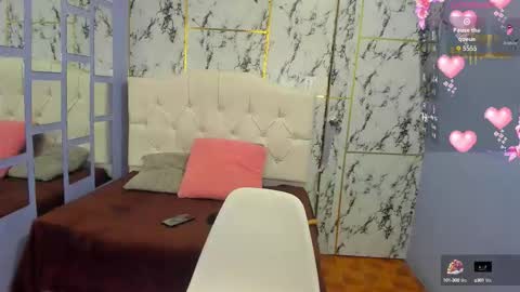 Snapshot of itsuki_n chatting on October 14, 1:34 pm Itsuki N online show from October 14, 1:34 pm