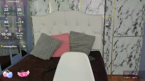 Snapshot of itsuki_n chatting on October 16, 1:45 pm Itsuki N online show from October 16, 1:45 pm