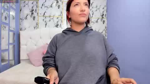 Itsuki N online show from December 20, 1:29 pm