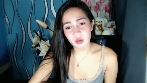 itsurgil_kloeh online show from May 17, 10:17 pm