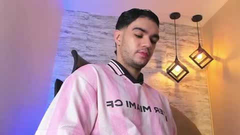 ITSWOLFINE online show from February 7, 8:34 pm