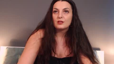 Melissa Khaan online show from October 19, 11:00 am