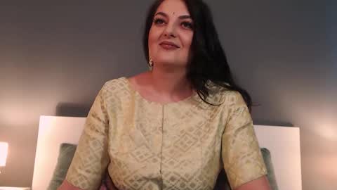 Melissa Khaan online show from May 17, 9:17 am