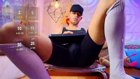itszairen online show from May 14, 4:52 am