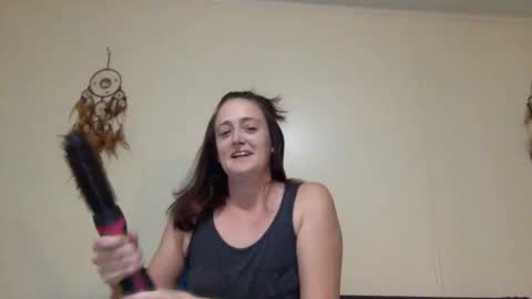 ittyybittyy online show from January 8, 12:24 am