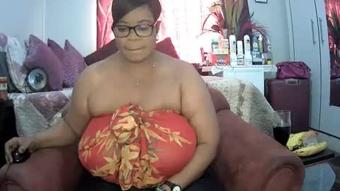 itumeleng74 online show from December 29, 1:49 pm