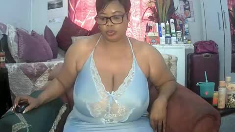 itumeleng74 online show from January 14, 12:24 pm