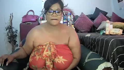 itumeleng74 online show from January 25, 2:14 pm