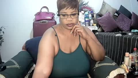 itumeleng74 online show from January 28, 10:12 am