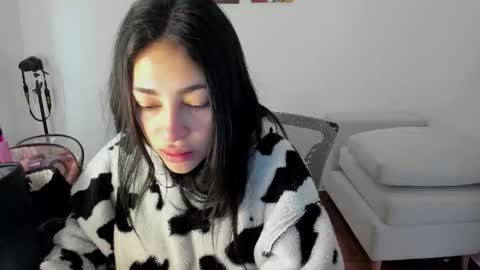 Itziar  online show from October 31, 3:57 pm