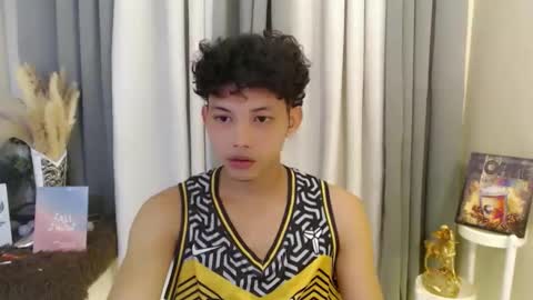 Snapshot of itzme_curlyalvin chatting on March 12, 11:05 am alvin pandoy online show from March 12, 11:05 am