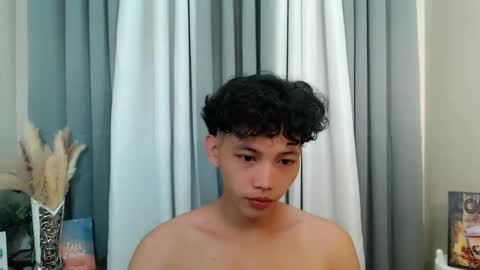 Snapshot of itzme_curlyalvin chatting on March 17, 1:43 am alvin pandoy online show from March 17, 1:43 am