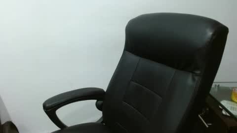 Snapshot of ivan_sexyx chatting on January 23, 10:22 am Ivan M online show from January 23, 10:22 am