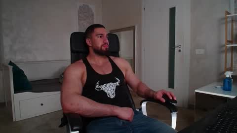 IvanHydee online show from March 22, 5:44 am