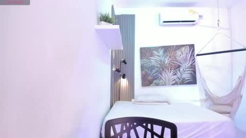 ivania_lua online show from May 2, 11:04 am