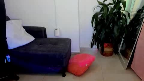 ivanna_essis online show from October 23, 2:33 am