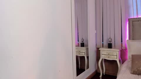 Snapshot of ivanna_west chatting on February 19, 11:28 am Ivanna West online show from February 19, 11:28 am