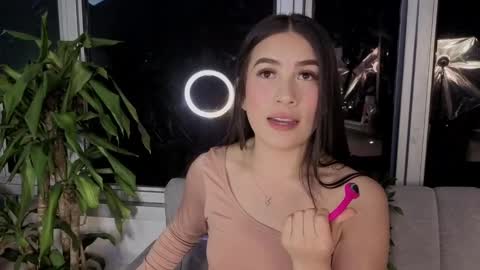 Snapshot of ivanna_west chatting on September 23, 10:29 am Ivanna West online show from September 23, 10:29 am