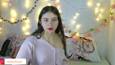 Snapshot of ivannabruner chatting on January 25, 12:17 am Ivanna online show from January 25, 12:17 am