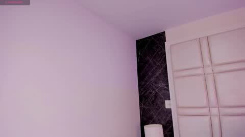 Snapshot of ivannafoxx_ chatting on March 21, 11:04 am ivanna online show from March 21, 11:04 am