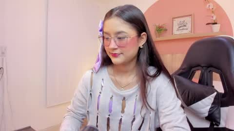 I V E T T E online show from April 21, 8:01 pm