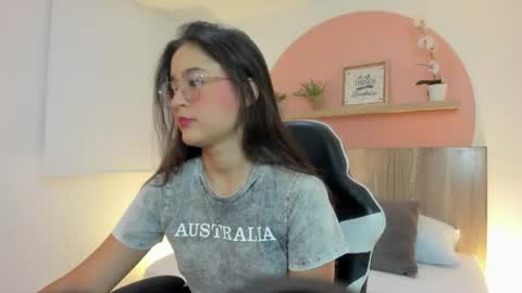 I V E T T E online show from May 6, 7:41 pm