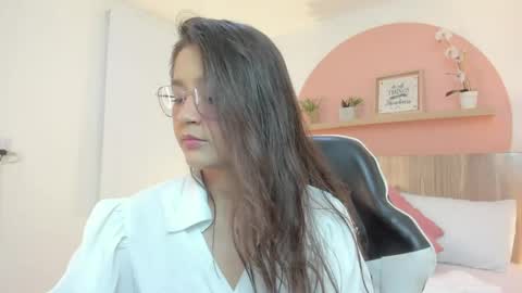 I V E T T E online show from May 9, 7:08 pm