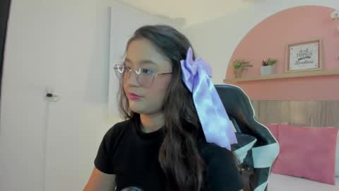 I V E T T E online show from May 13, 7:55 pm