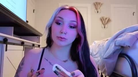 ivey jade online show from November 1, 3:41 am