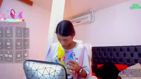 Snapshot of ivi_lopez chatting on September 11, 11:32 am Ivi online show from September 11, 11:32 am