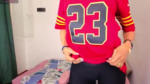 IVONNE online show from December 4, 2:54 am