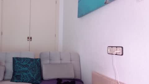 Snapshot of ivonne_hilton chatting on January 28, 9:30 am Ivonne online show from January 28, 9:30 am