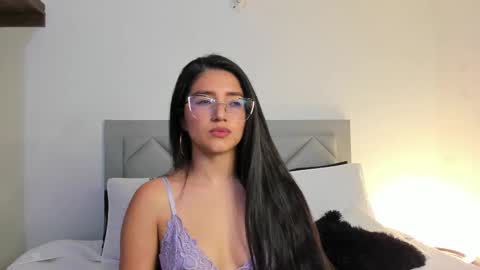 Snapshot of ivonne_lennox chatting on February 7, 3:01 am Ivonne Lennox online show from February 7, 3:01 am