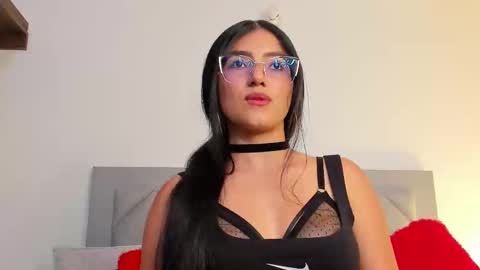 Snapshot of ivonne_lennox chatting on February 17, 9:19 pm Ivonne Lennox online show from February 17, 9:19 pm