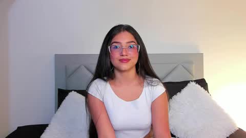 Snapshot of ivonne_lennox chatting on March 7, 6:43 pm Ivonne Lennox online show from March 7, 6:43 pm